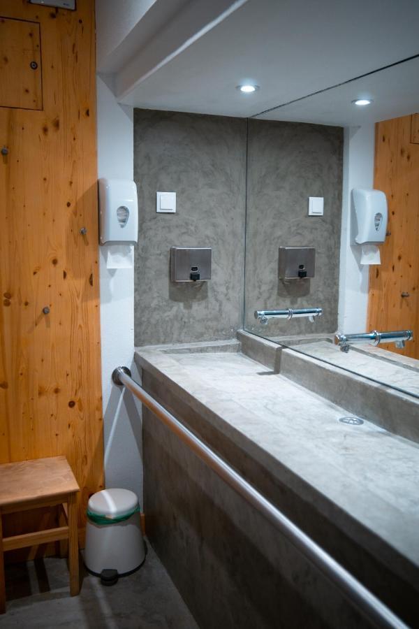 Wax Hostel Фару Екстер'єр фото