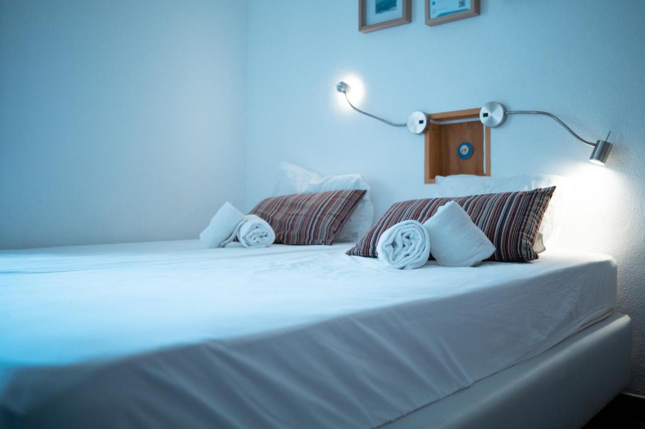 Wax Hostel Фару Екстер'єр фото
